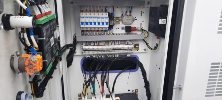 Дизельный генератор  AD-50-Т400 в кожухе со встроенным АВР Дизельный генератор  AD-50-Т400 в кожухе со встроенным АВР